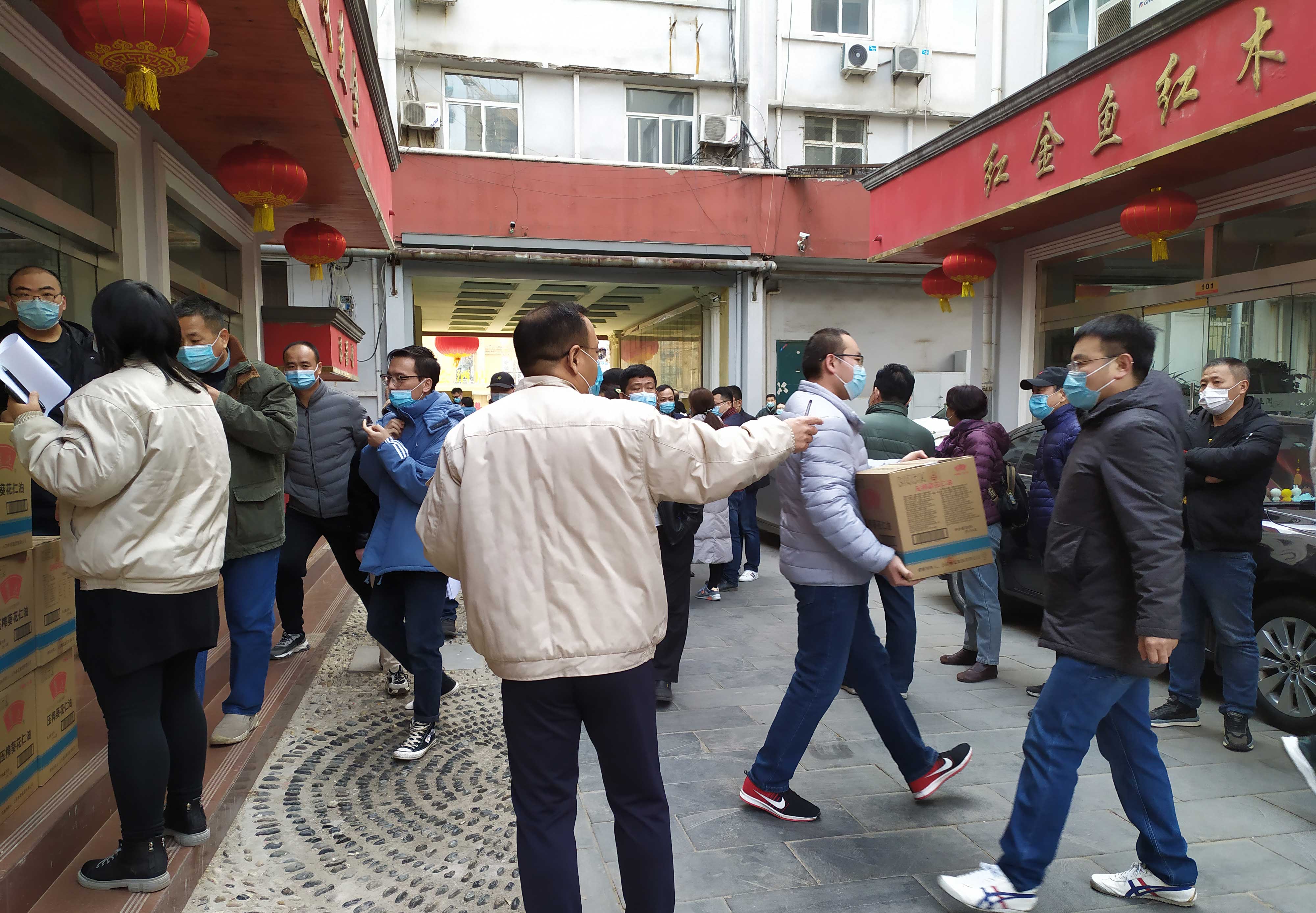 迎春節,送祝福,暖人心,廠工會發放春節慰問品(圖1) 迎春節,送祝福,暖人心,廠工會發放春節慰問品(圖1)