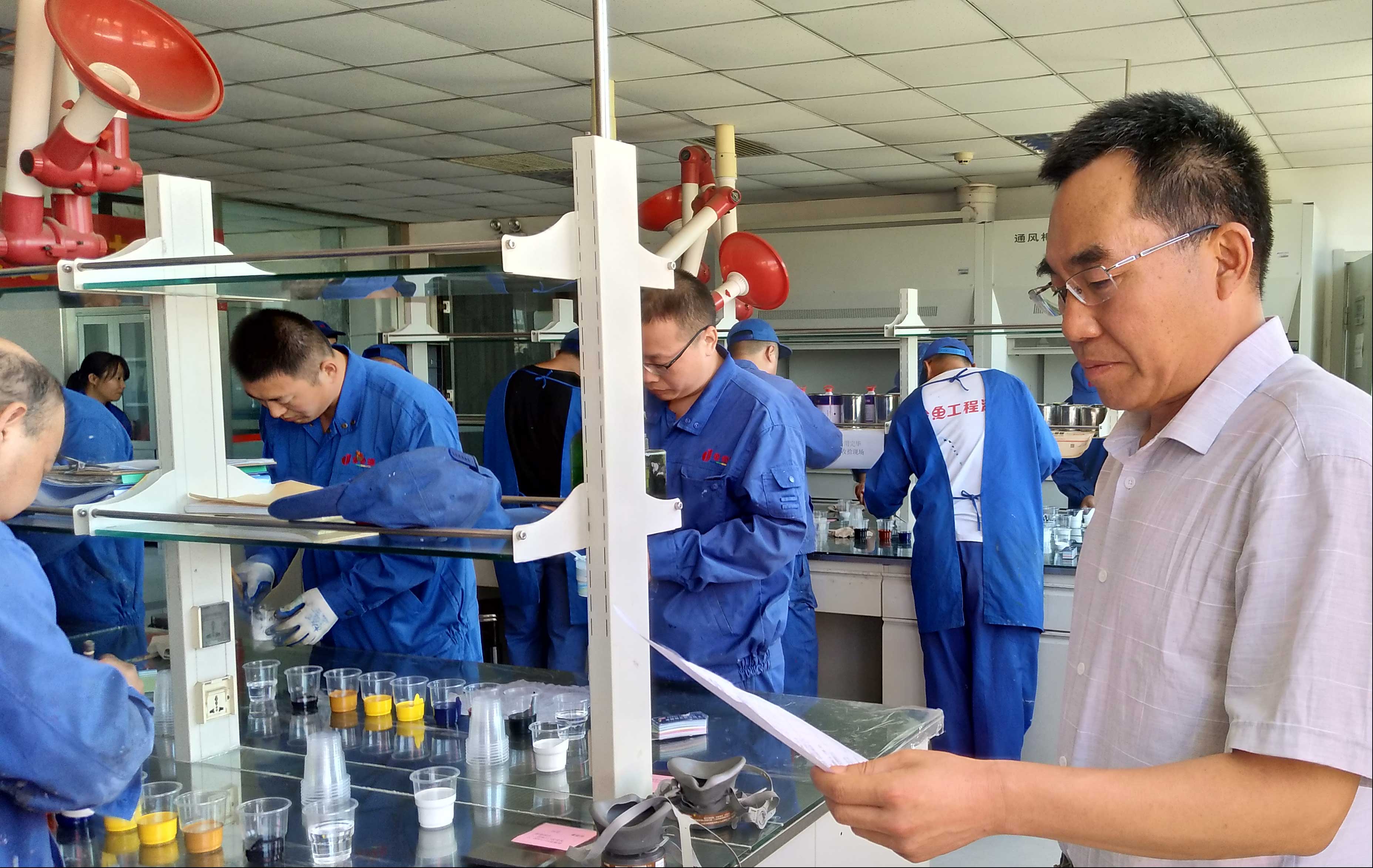 比出過硬本領 賽出工匠精神 ——石家莊市化工醫藥工會調色師（工種）職工職業技能競賽紀實(圖7)