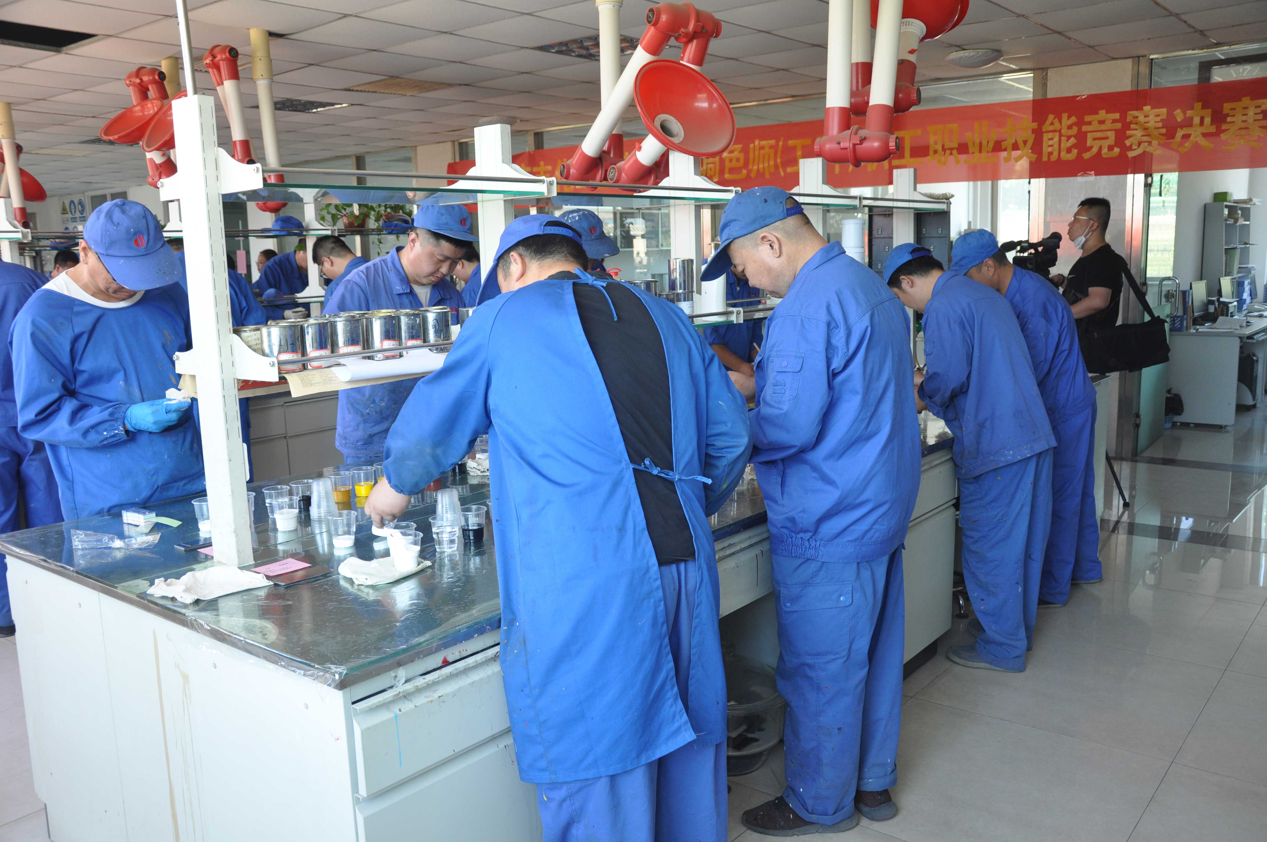 比出過硬本領 賽出工匠精神 ——石家莊市化工醫藥工會調色師（工種）職工職業技能競賽紀實(圖9)
