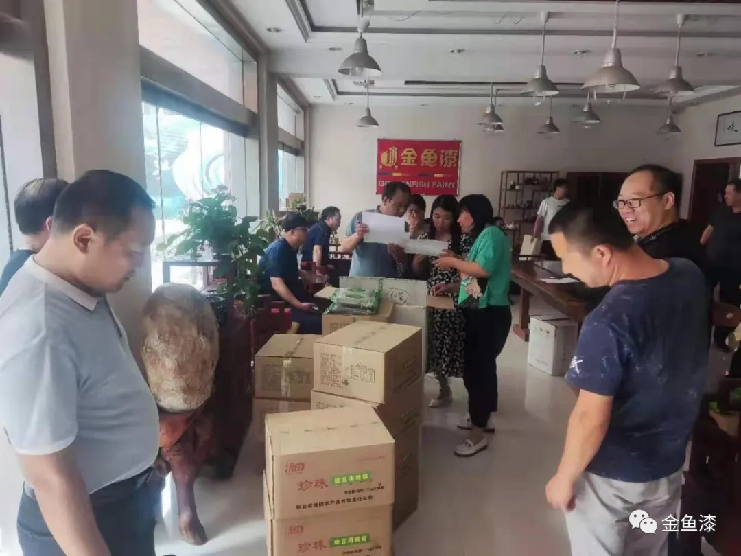 炎炎夏日送清涼工會關愛潤心田(圖2) 炎炎夏日送清涼工會關愛潤心田(圖2)